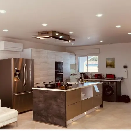 Maison De Luxe -