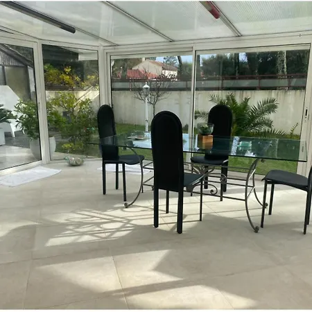 Maison De Luxe - *