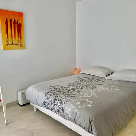 Maison De Luxe -